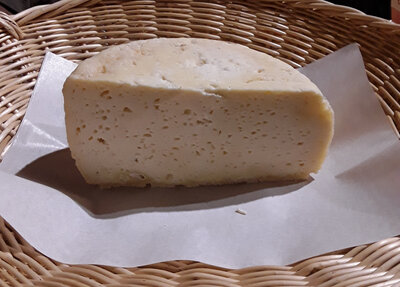 Tomme fraîche de vache fermière