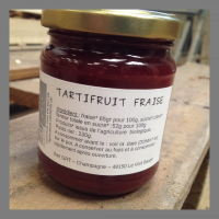 A table-tarti'fruit fraises-cassis