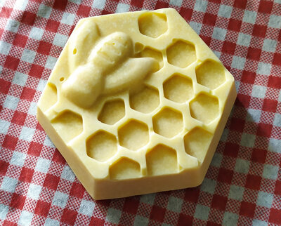 Savon miel et cire d'abeilles hexagonal