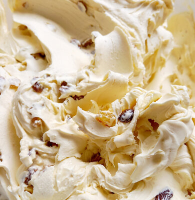 Crème glacée rhum-raisin