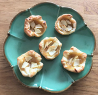 Ensemble de tartelettes fines aux pommes
