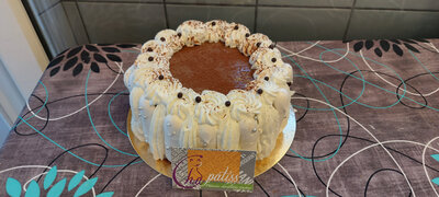 Vacherin vanille fruits rouges 4-6p