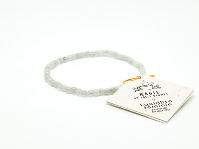 Bracelet equilibre féminin pierre de lune