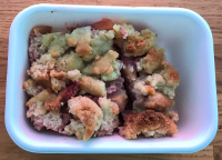 Crumble fraises - pommes - rhubarbe