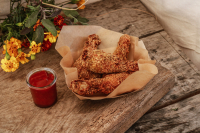 Ailerons de poulet marinés et frits