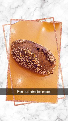 Pain aux céréales noires