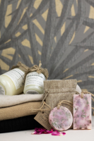 Bougie parfumée rose & bois de cèdre