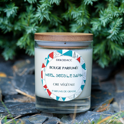 Bougie noël sous le sapin avec couvercle bois