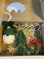 Décorations de noël en macramé vert sapin