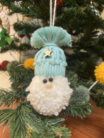 4 pères noël en macramé turquoise