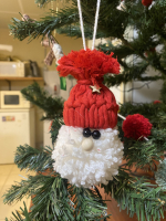 Père noël en macramé rouge