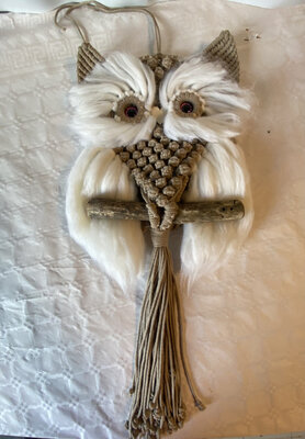 Grand hibou en macramé
