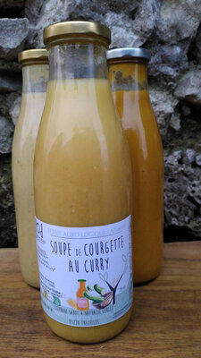 Soupe de courgette verte au curry