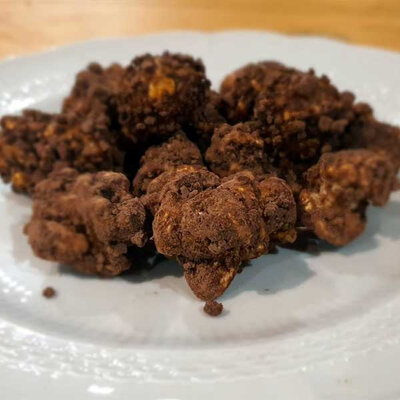 Pop-corn caramel enrobé de chocolat au lait e