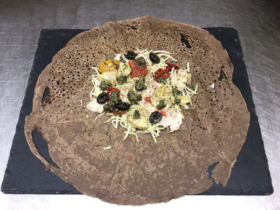 Galette de blé noir poulet et légumes grillés