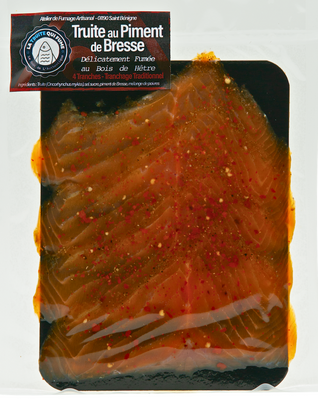 Truite fumée, affinée au piment de bresse