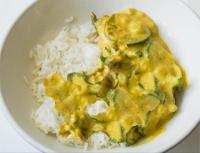 Curry de courgette, poulet et lait de coco