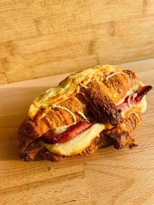 Croissant au jambon