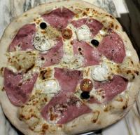 Pizza jambon chèvre et miel