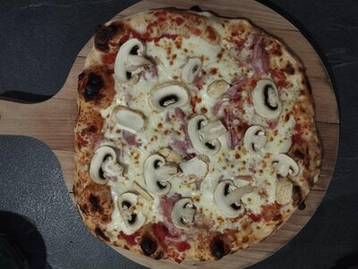 Pizza regina