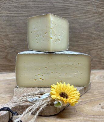1/2 tomme  lait cru de vache cuite env 500gr