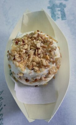 Crottin de chèvre aux noisettes, bio, frais