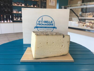 Tomme aux fleurs fermière