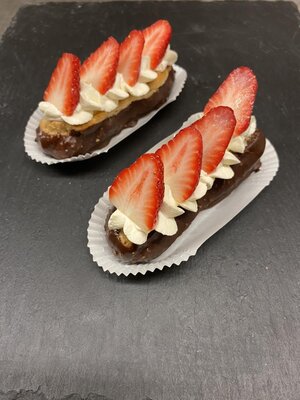 P/eclairs aux fraises par 2