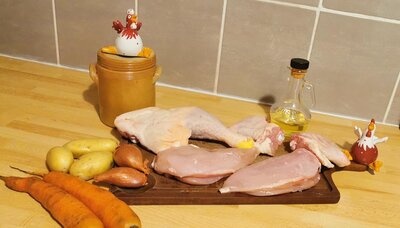 Poulet fermier entier découpé