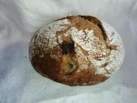 Pain aux fruits : raisins noisettes