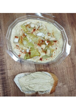 Tartinade poireaux, chévre & noisettes