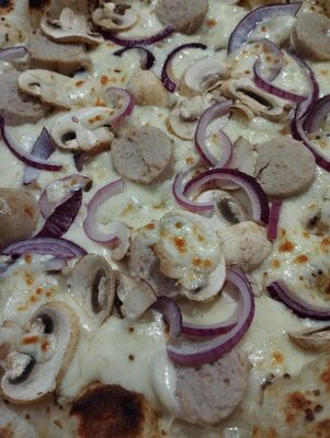 Pizza boudin blanc moutarde à l'ancienne