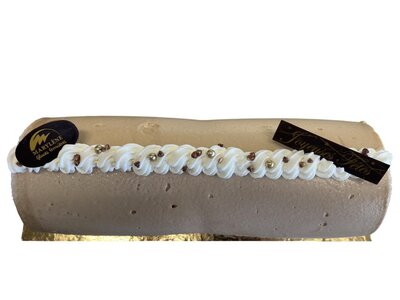 Bûche noisette/stracciatella 4/5 parts