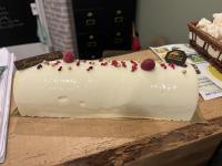 Bûche crème glacé litchi/ framboise 4/5 parts