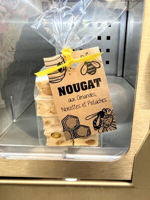 🍬8 nougats amande noisettes  famille poirier