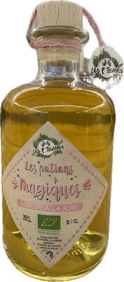 Liqueur de pétales de rose