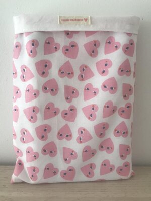 Pochette à livre 'coeurs'