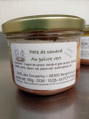 Terrine de pâté de canard au poivre vert
