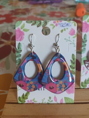 Boucles bois et papier bleu et printemps